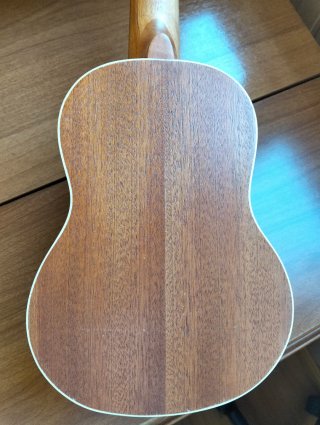 Ukelele PASSION PS-1 Caoba+ afinador Fender+ Funda