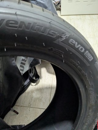 Rueda Hankook Ventus SUV 235/50R19 99V.