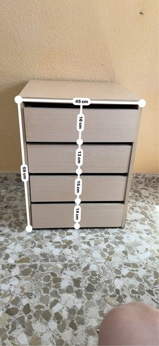 Cómoda beige de madera
