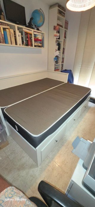 Diván cama Ikea blanco con cajones