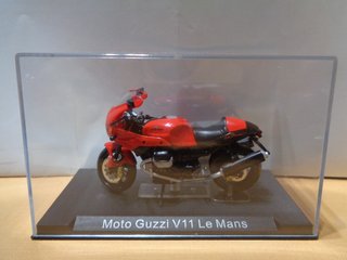 Moto Guzzi V11 Le Mans 1/24