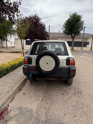 Toyota RAV4 1999