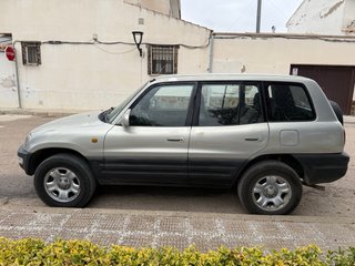 Toyota RAV4 1999
