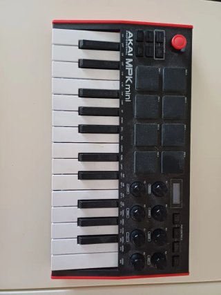Akai MPK Mini controlador MIDI