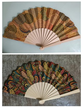Abanico de corcho con estampado de colores