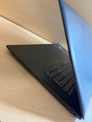 Lenovo IdeaPad 17 i5 / 8GB / 512GB SSD