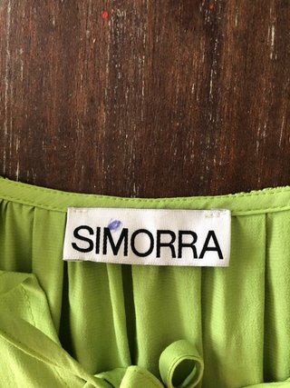 Vestido Simorra verde lima escalonado