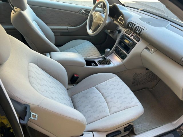 Mercedes-Benz Clase C 2004