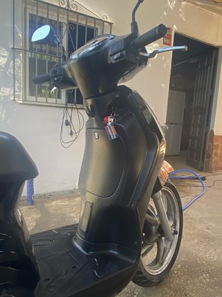 Peugeot Tweet 125cc Negra