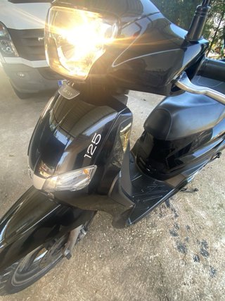 Peugeot Tweet 125cc Negra