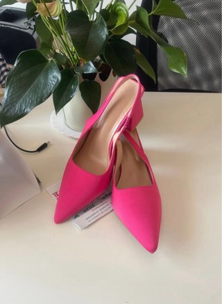 Zapatos fucsia de tacón slingback