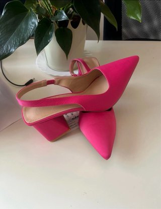 Zapatos fucsia de tacón slingback