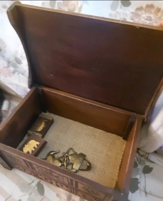 Alcanfor Arqueta de Madera Tallada de Colección