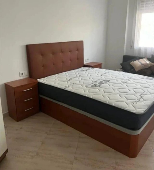Canapé de madera y tela