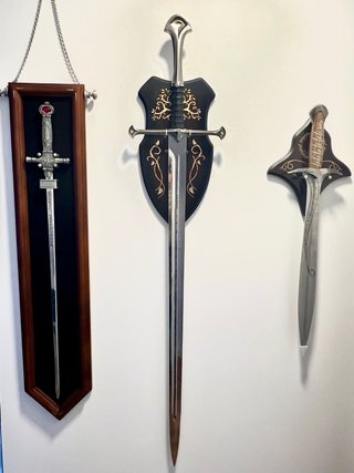 Espada Anduril con expositor