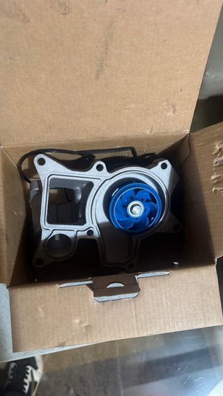 Bomba de agua BMW