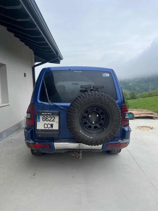 Mitsubishi Montero 2003