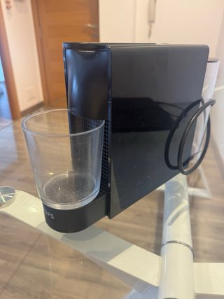 Cafetera Nespresso Negra