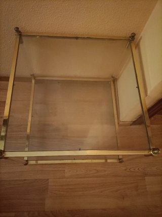 Mesa auxiliar cristal y metal dorado