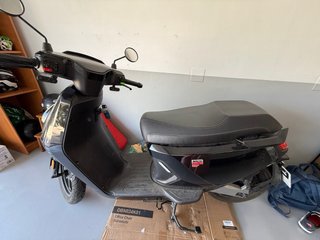 Moto Eléctrica NIU Scooter Negra 2023
