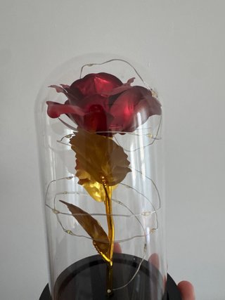 Rosa de Cristal con Luces LED Doradas