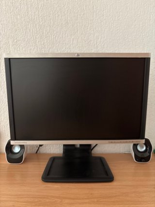 Monitor HP Plata y Negro