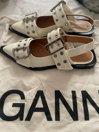 Bailarinas GANNI blancas con hebillas