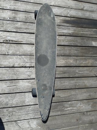 Longboard con diseño gráfico