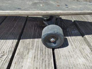 Longboard con diseño gráfico