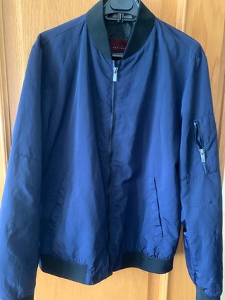 Chaqueta bomber Zara Man azul ligera
