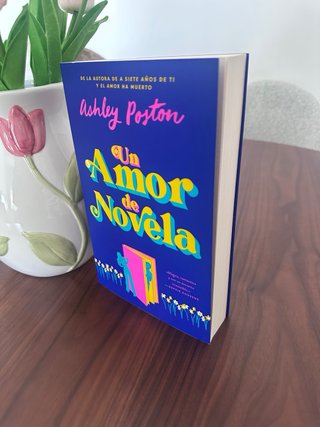 Un Amor de Novela - Ashley Poston
