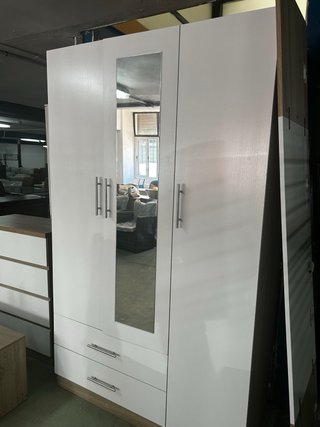Armario 3 puertas blanco y madera