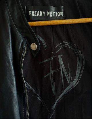 Chaqueta Cuero NEGRA FREAKY NATION
