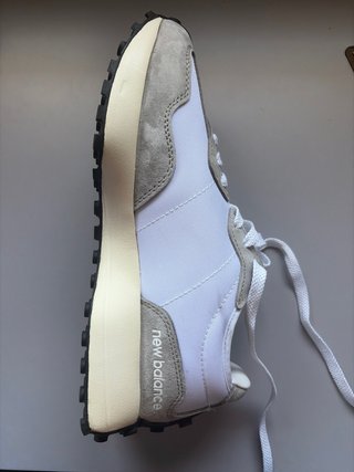 Zapatillas New Balance 327 Gris y Blanco