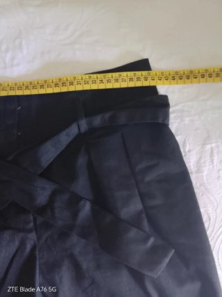 Pantaloncini neri donna con cintura