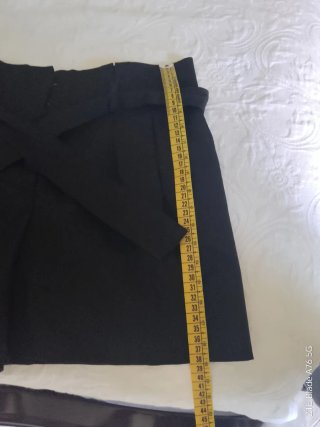 Pantaloncini neri donna con cintura