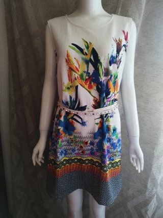 Vestido corto estampado (medidas en descripción)