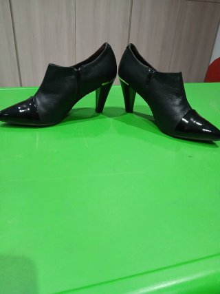 Zapato tacón piel negro T.37