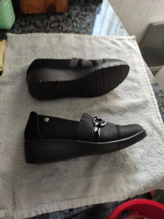 Zapatos Comfeet Talla 38 Negros