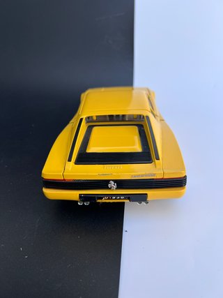 Ferrari Testarossa 1984 1/18 Bburago Giallo