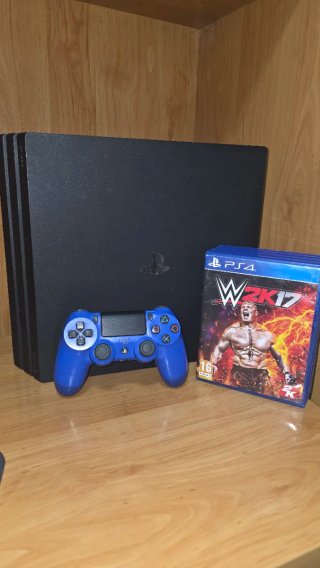 Play Station 4 PRO 1TB + Mando + 4 juego de regalo