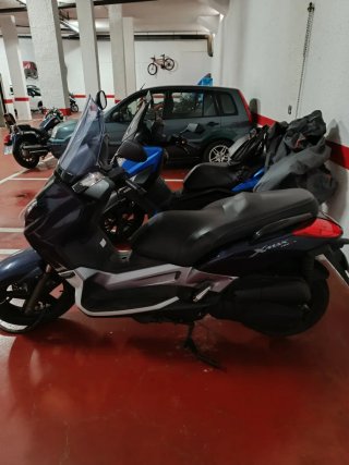 Yamaha XMax 125cc Moto Scooter Negra/Azul