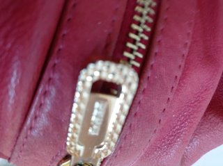 Bolso Custo Rojo con Tachuelas