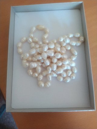 Collana lunga di perle barocche