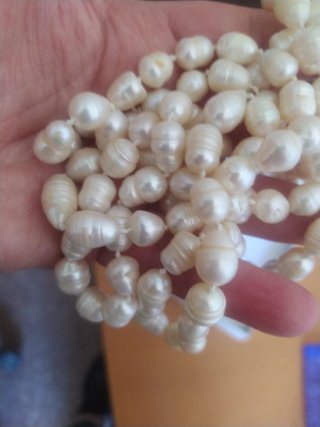 Collana lunga di perle barocche