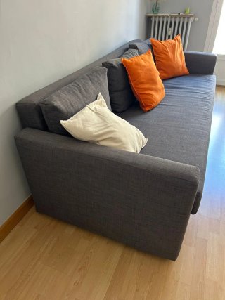 Sofá Cama Gris con Cojines Naranja