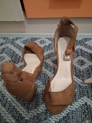 Calzado señora varios modelos a 5.50€ el par.