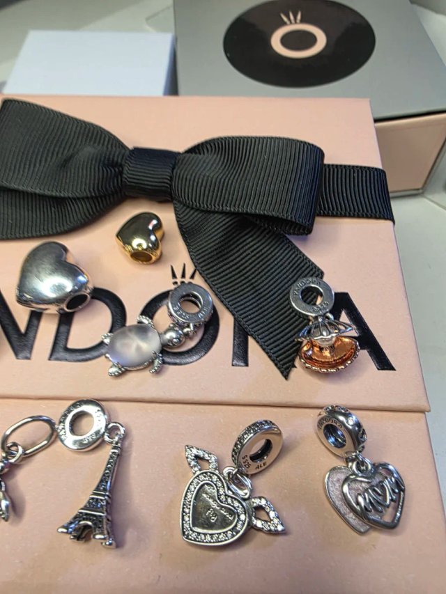 Pandora Charm Plata Corazón y Perla