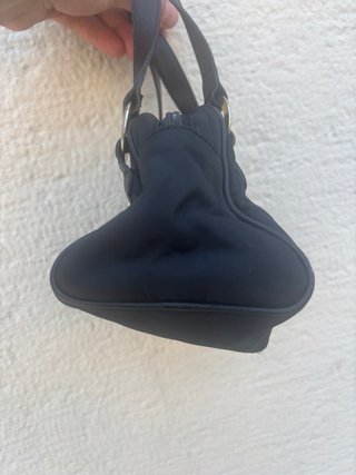 Borsetta Moschino vintage nera con dettagli oro