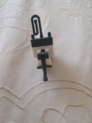 Figura gato gris Minecraft Kinder Joy